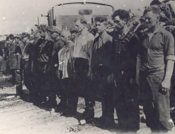 SS prisoners, Belsen concentration camp, April 1945. Image © Durham Record Office (D/DLI 7/404/66)